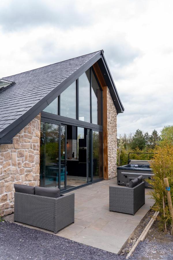 Plas Coch Luxury Barn Llanddeiniolen Exterior photo