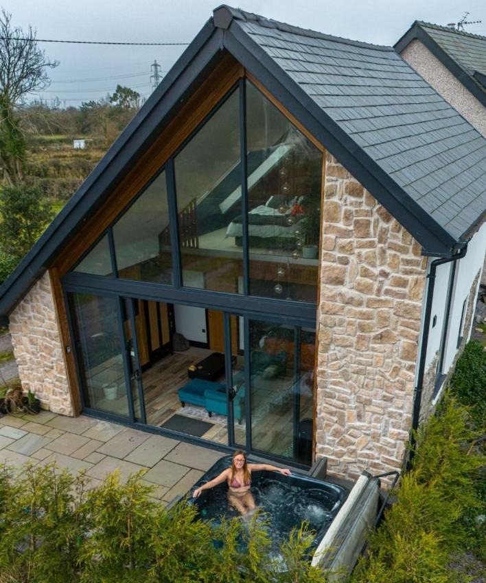 Plas Coch Luxury Barn Llanddeiniolen Exterior photo